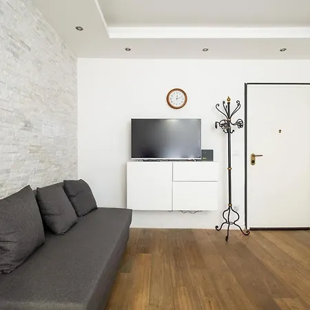 Xvi Charm By Wonderful Italy *